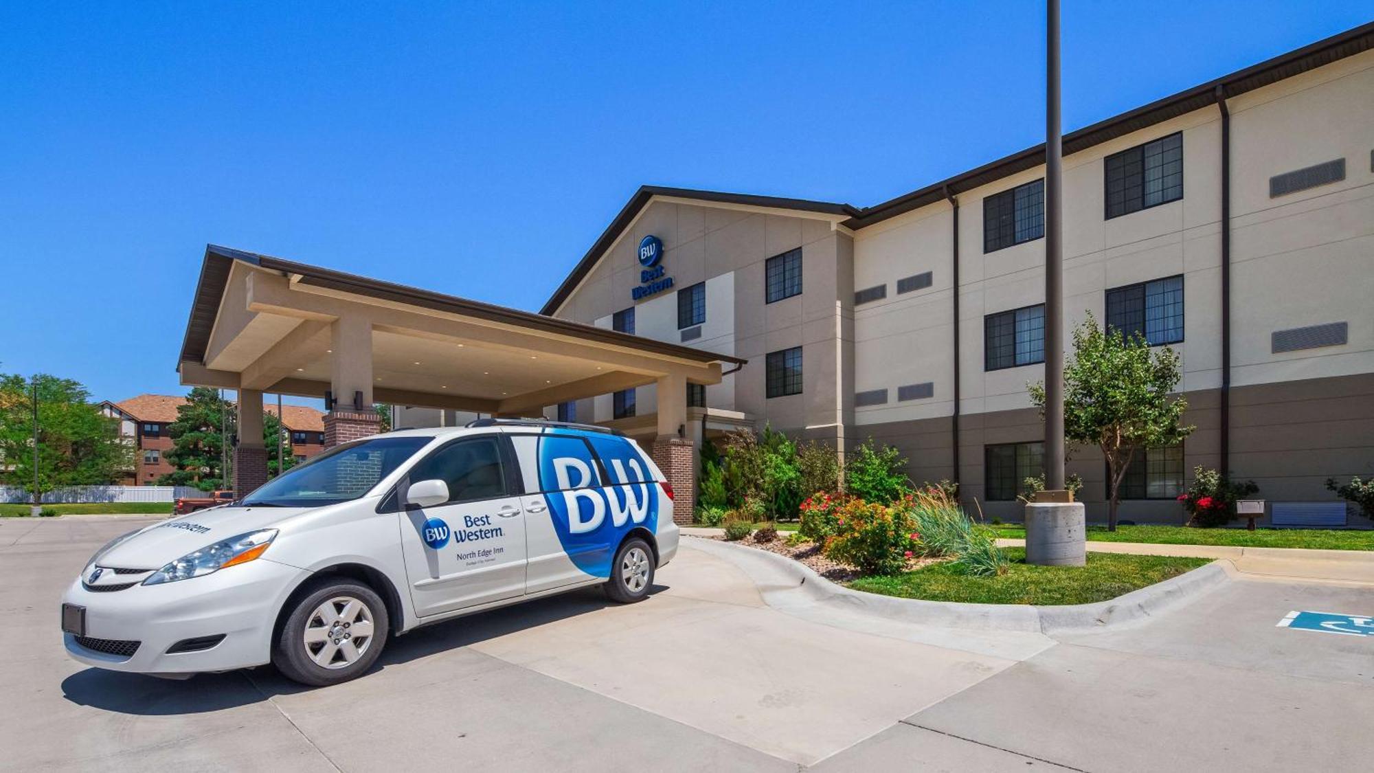 Best Western North Edge Inn Dodge City Exterior photo